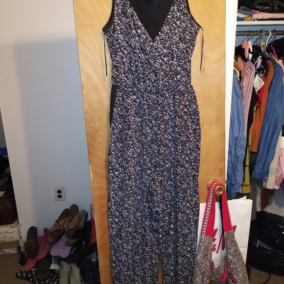 One piece jumpsuit - Picture 2 of 2